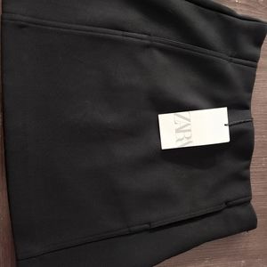 Zara black mini skirt with pockets!